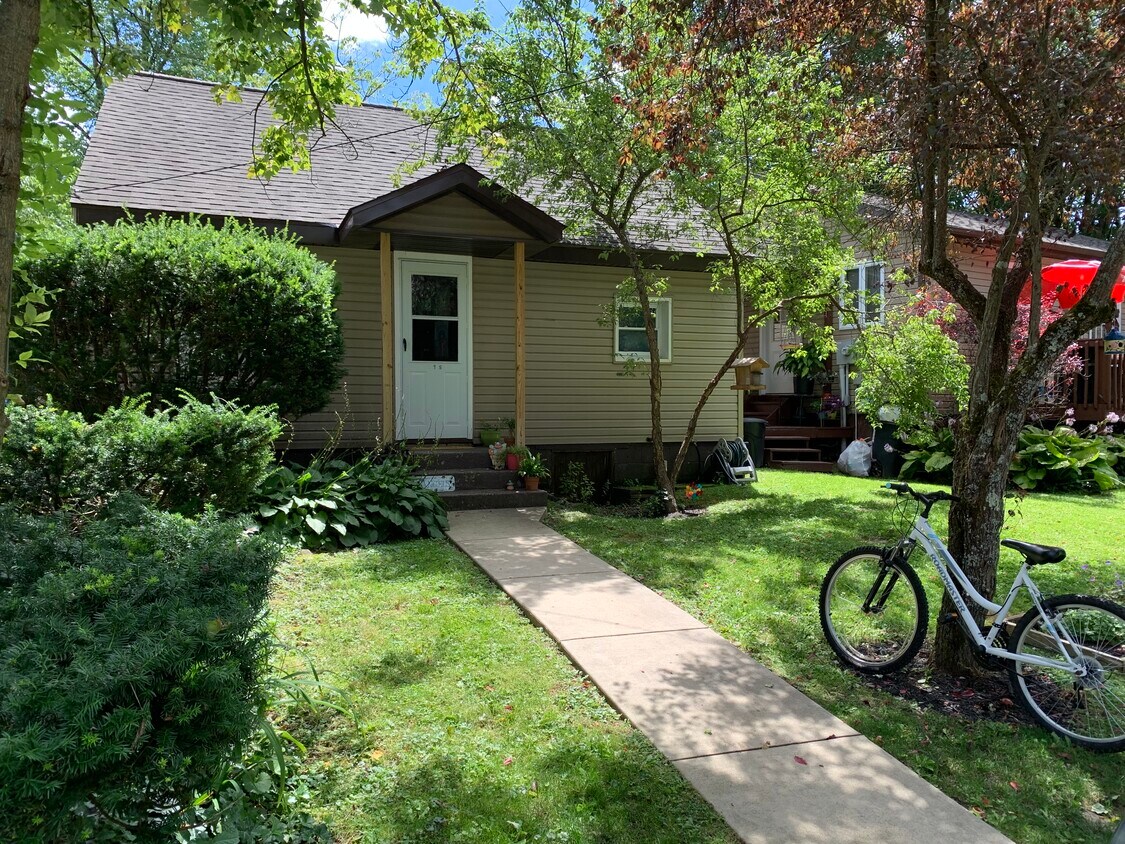 215 Cherry St, Edinboro, PA 16412 House Rental in Edinboro, PA