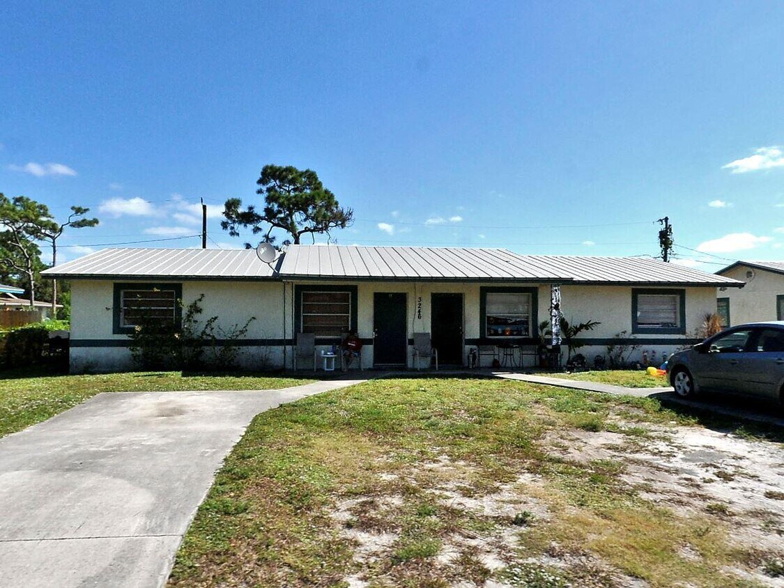 3246 Vernon St, Fort Pierce, FL 34982 Townhome Rentals in Fort Pierce