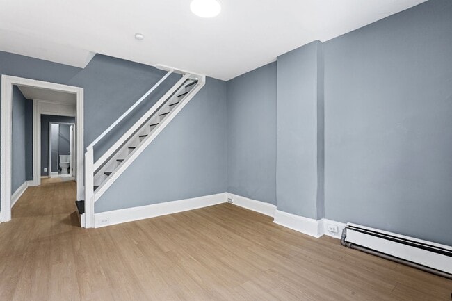 2BR/1BA | Bonus Attic + Yard | Fast Approval - 2BR/1BA | Bonus Attic + Yard | Fast Approval House