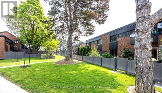 Building Photo - 51-51 Broadfield Dr