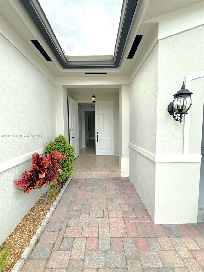 Foto del edificio - 13631 SW 272nd Terrace