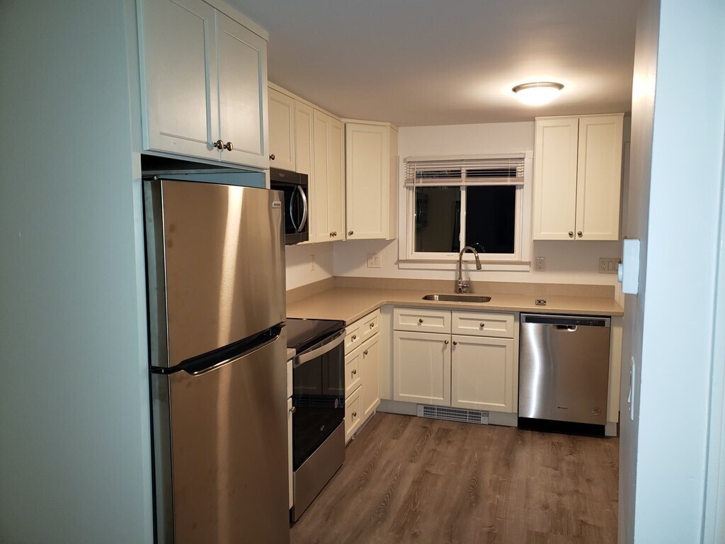 948 Main St Unit 2, Woburn, MA 01801 Condo for Rent in Woburn, MA