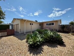Building Photo - 1088 Manzanita Dr
