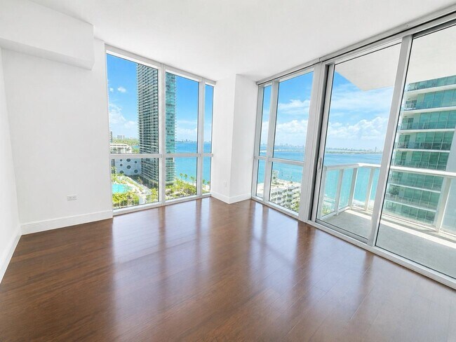 Photo - 480 NE 30th St (Miami, FL) Apartment