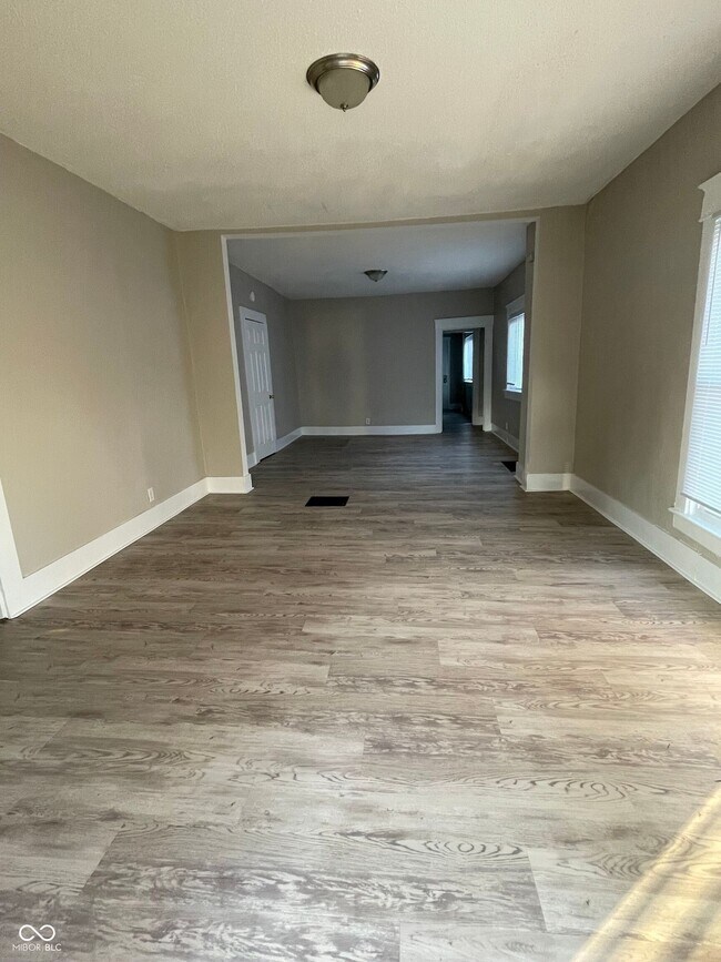 Foto del edificio - 324 W 41st St