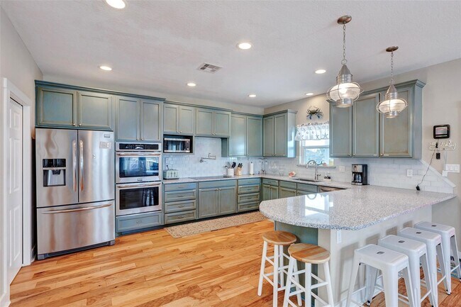 Foto del edificio - 126 Driftwood Rd