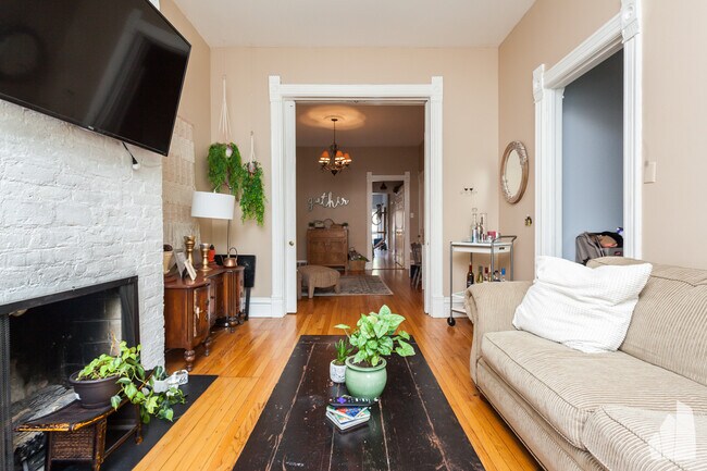 Foto del edificio - 827 W Wrightwood Ave