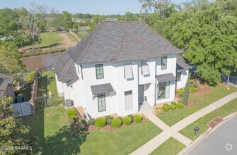 Building Photo - 300 Brightwood Dr