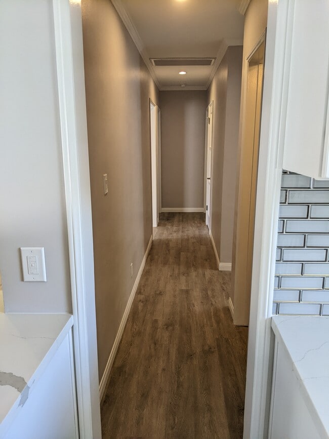 Building Photo - 5636 Cedros Ave
