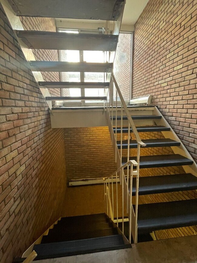 Foto del edificio - Two Bedroom Apartment Available for Rent!