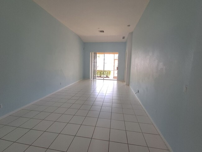 Building Photo - 7880 Lake Sawgrass Loop