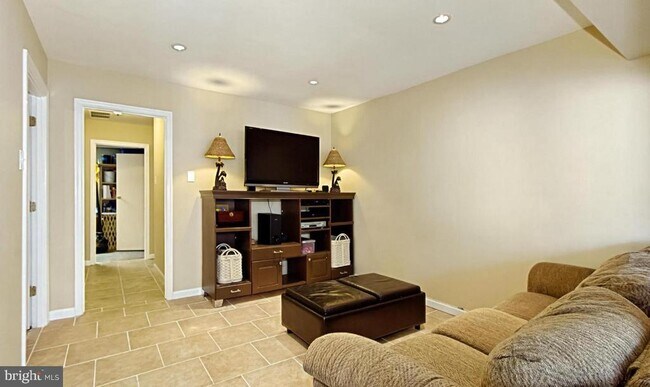 Building Photo - 12728 Rolling Brook Dr