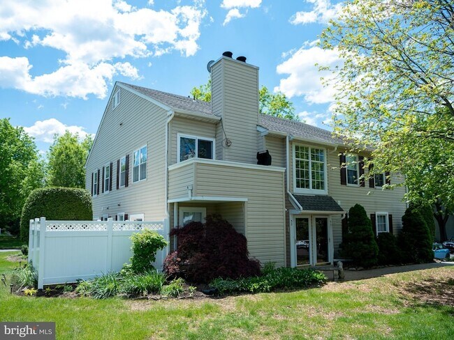 Foto del edificio - 51 Meadow Ln