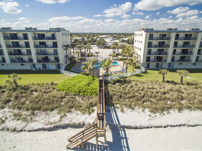 Building Photo - 1465 Florida A1A