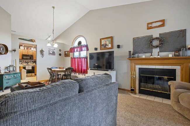 Building Photo - 6043 Boxwood Dr