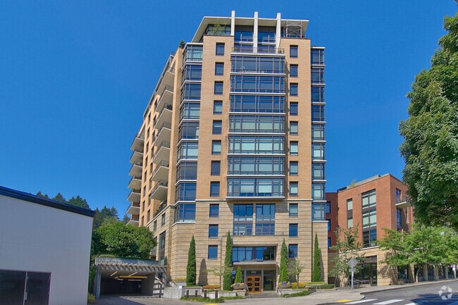 Building Photo - 2351 NW Westover Rd