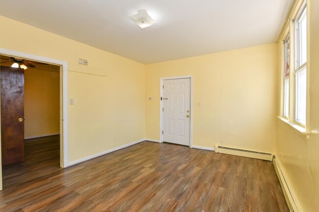 Foto del edificio - 208 4TH St