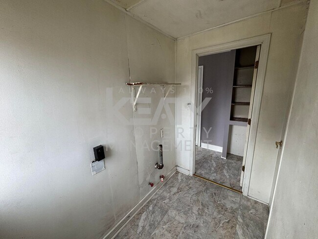 Foto del edificio - Two Bed, One Bath Home