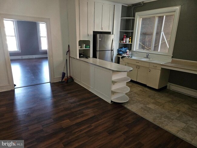 Building Photo - 181 S Tulpehocken St