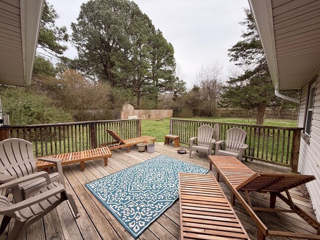 Photo - 4 bedroom 2 bath near U of A campus - a must see! House