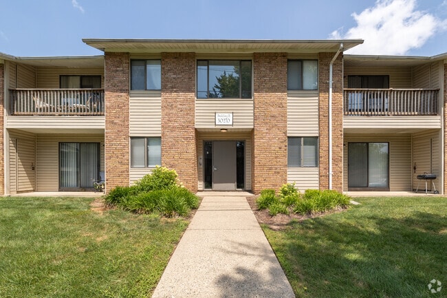 Building Photo - Woodhues Apartments