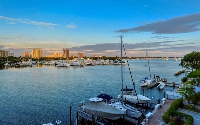 Foto del edificio - 650 Golden Gate Point