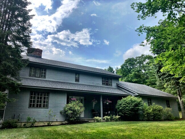 Building Photo - 81 Windward S