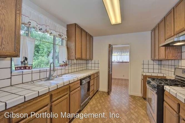 Foto del edificio - 2 br, 1 bath House - 570 Lakeview Way