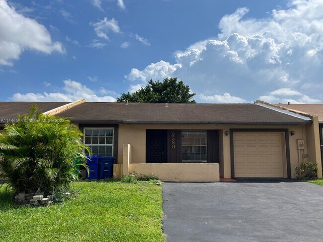 Foto del edificio - 9580 W Fern Ln