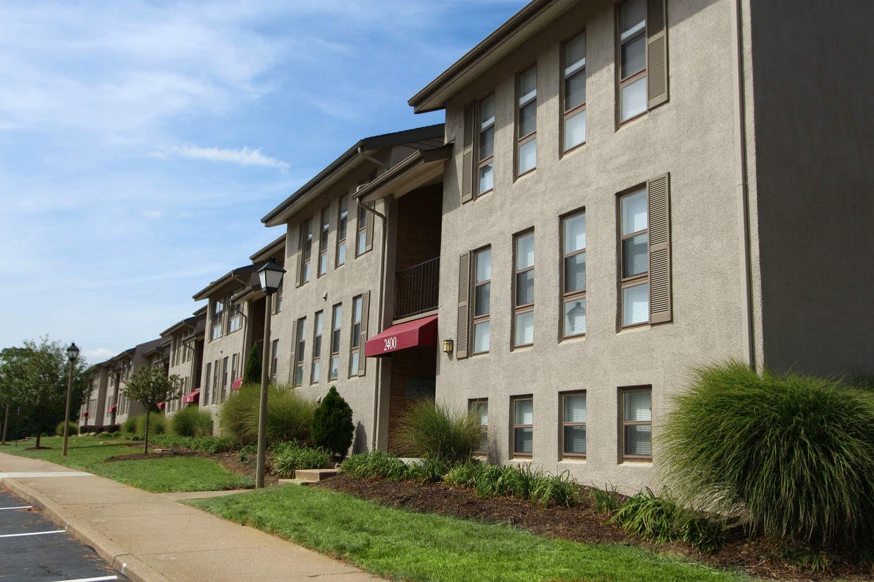 Primary Photo - The Commons at Cowan Boulevard