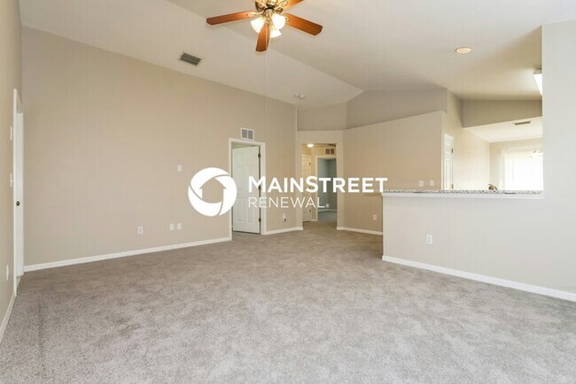 Building Photo - 4 Bedroom Pet-Friendly Home in Ruskin, FL with Main Street Renewal