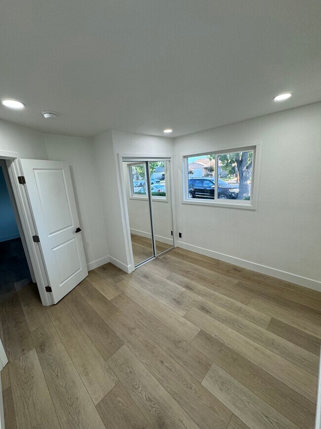 Foto del edificio - 1464 Locust St