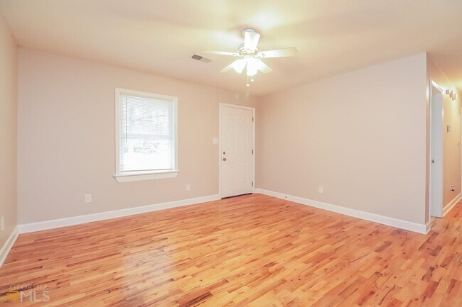 Foto del edificio - 101 Longstreet Cir