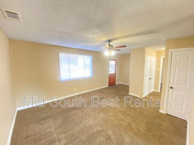 Building Photo - 2871 Montague Ave