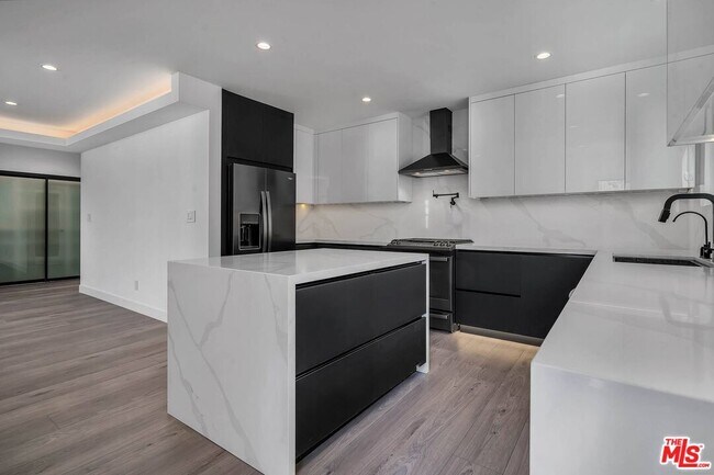 Foto del edificio - 9345 W Olympic Blvd