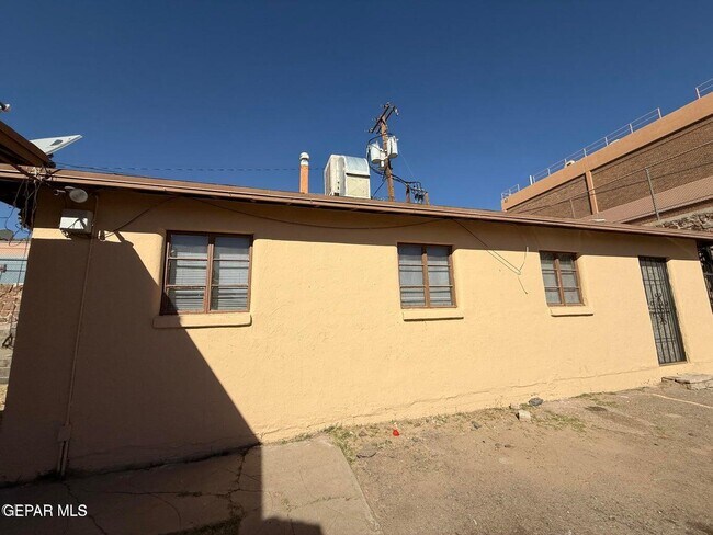 Foto del edificio - 2825 Grant Ave