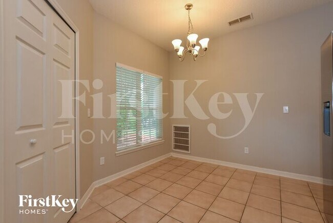 Foto del edificio - 6017 Spring Creek Ct