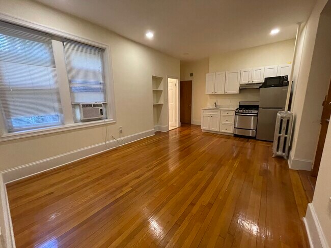 Foto del edificio - 11 Englewood Ave