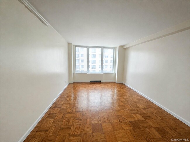 Building Photo - 61-20 Grand Central Pkwy