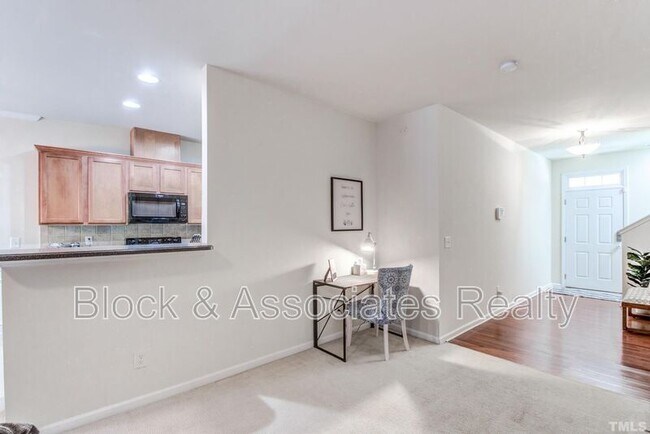 Foto del edificio - 708 Mardonie Reach Ln
