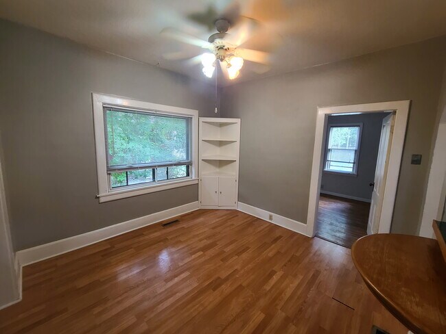 Foto del edificio - 637 W Laurel St