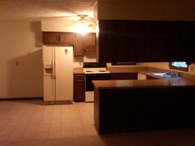 Foto del edificio - 4852 Rosewell Dr