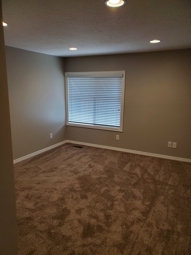 Building Photo - 2751 S 900 E