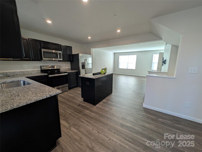 Foto del edificio - 5020 Winding Jordan Ln