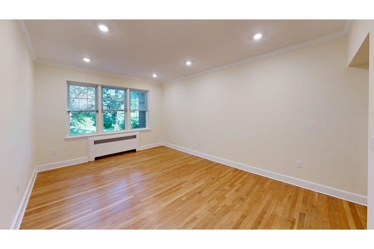 Primary Photo - 77 Kilsyth Rd