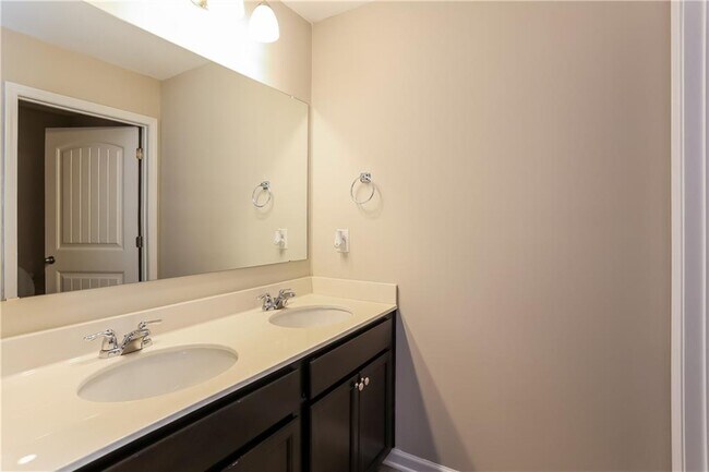 Foto del edificio - 143 Cool Creek Ct