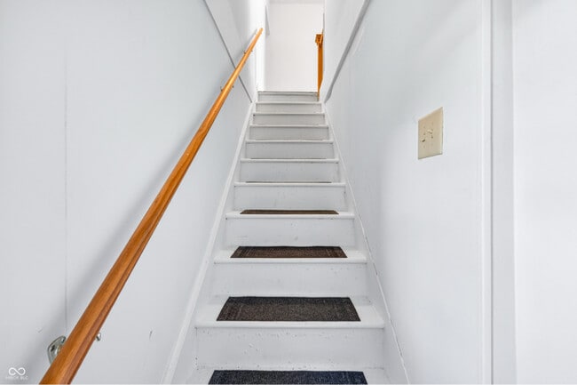 Building Photo - 930 7th St