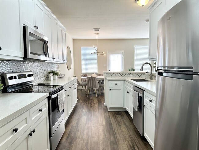 Foto del edificio - 75 Blue Creek Pl