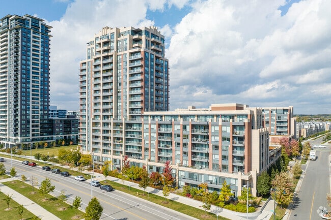 Building Photo - 18 Uptown Dr