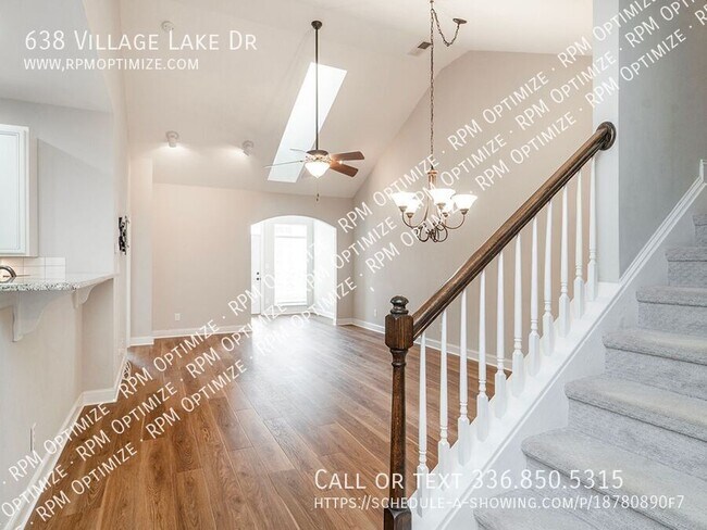 Building Photo - 638 Village Lake Dr